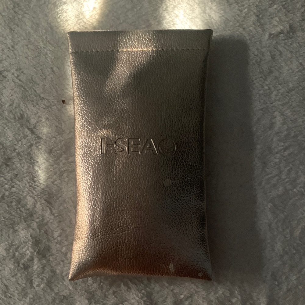 ISea Bulova Glasses with gold pouch